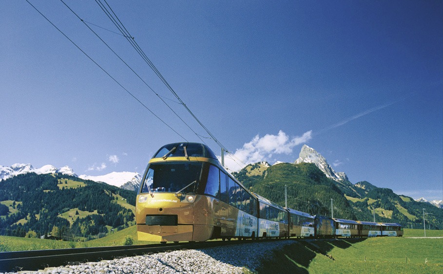 De treinreis van Zweisimmen naar Montreux met de panoramatrein Golden Pass Panoramic Express