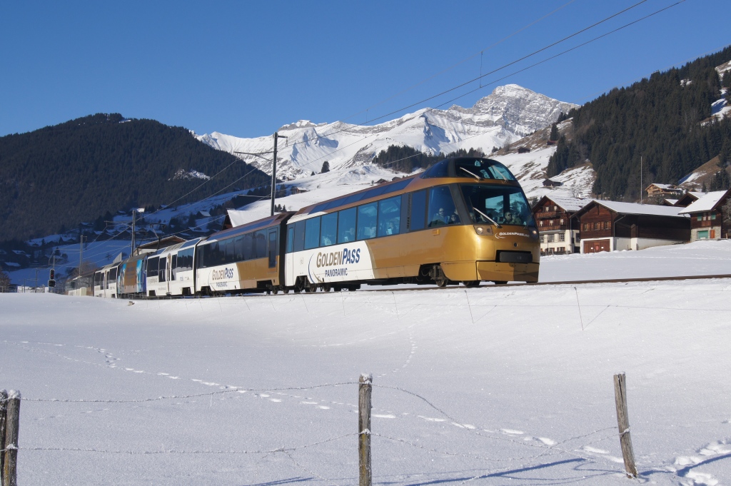 Treinreizen Zwitserland Winter - Golden Pass Panoramic Express in de sneeuw van Montreux naar Zweisimmen