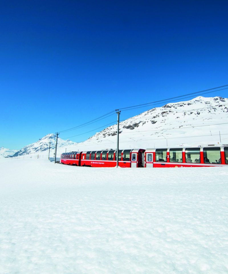 Treinreizen Zwitserland Winter - Bernina Express panoramawagon door de sneeuw