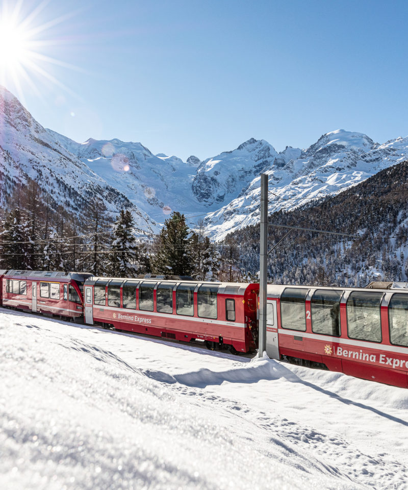 Bernina Express met uitzicht op de Morteratsch gletsjer