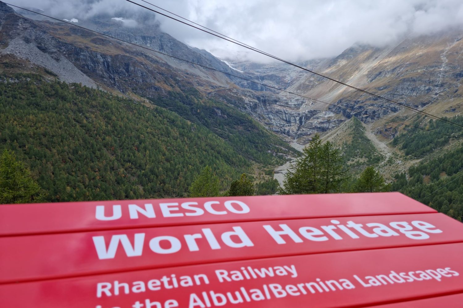 Bernina Express Alp Gruem UNESCO bord
